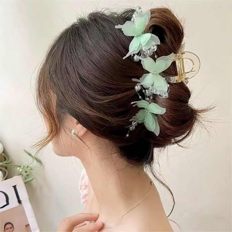 Pince à griffes papillon transparente bleu clair/rose |   Pince à cheveux Fairycore en perles et str
