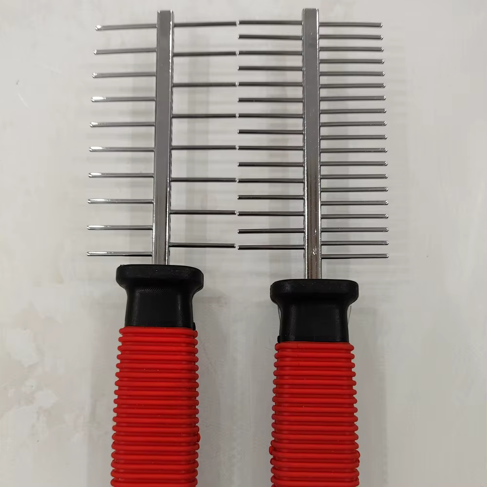 Peigne de modelage à deux pointes pour la pose d'extensions de cheveux à la kératine, par Keratin Pr