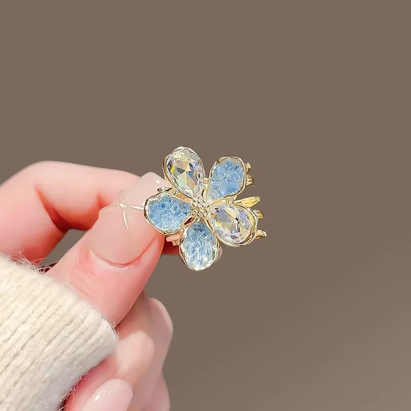 Petite griffe de cheveux en cristal bleu, fleur exquise, haut de gamme, tête de princesse, Clip supé