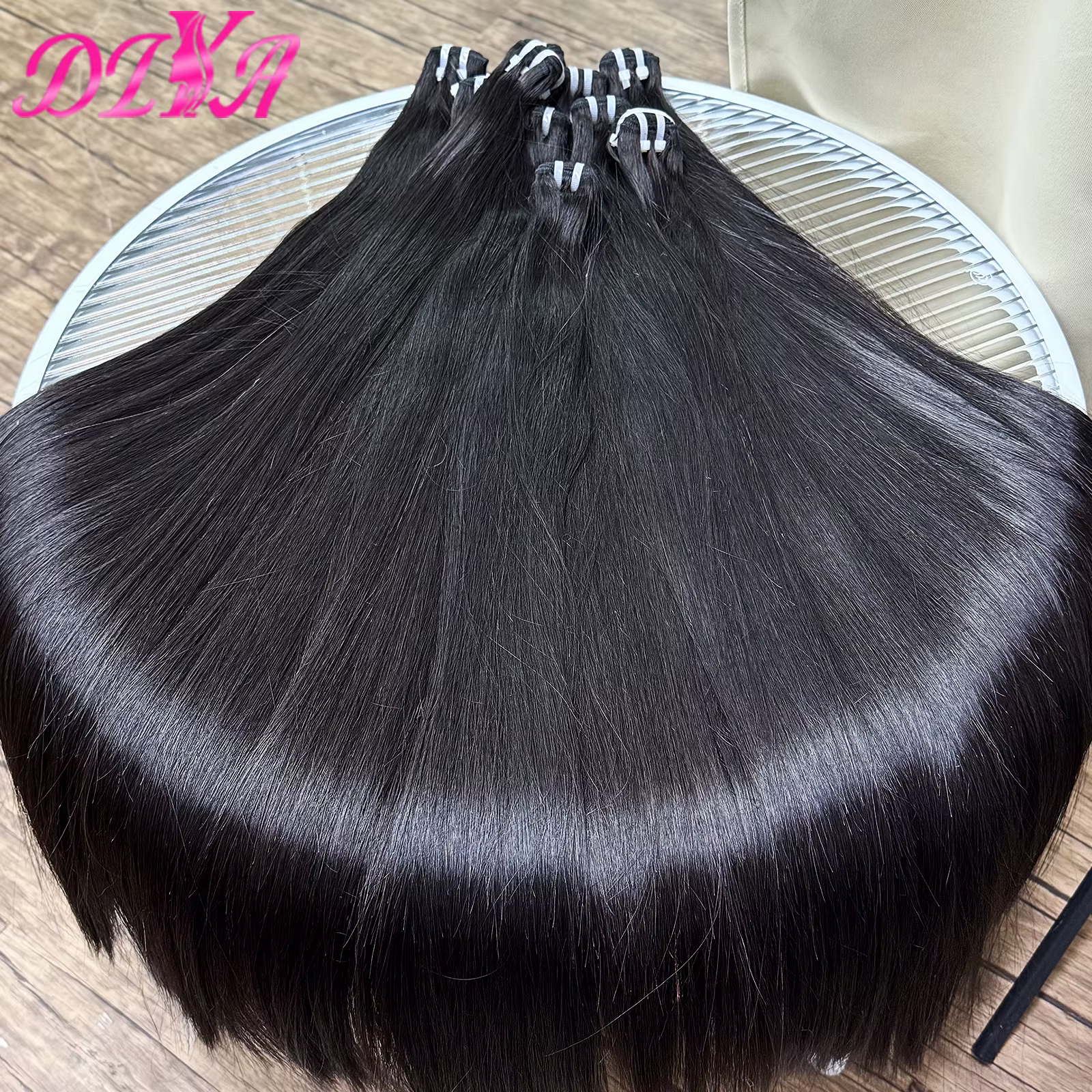 Paquets avec fermeture en dentelle 5x5 HD paquets de cheveux vietnamiens crus droits à Double os des