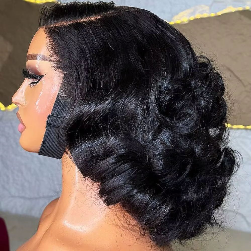Perruque courte à ondulations profondes en cheveux humains, 300% de densité, dentelle HD 13x4, coule