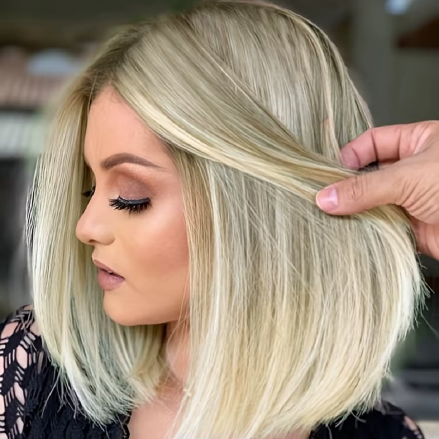 Perruque Bob pour femmes, cheveux synthétiques courts et lisses avec reflets blonds, partie centrale