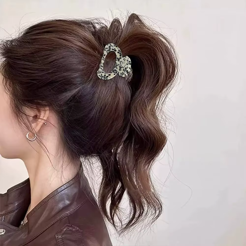 Pince à cheveux ovale élégante et douce pour femmes, accessoires pour cheveux à poignée sécurisée, q