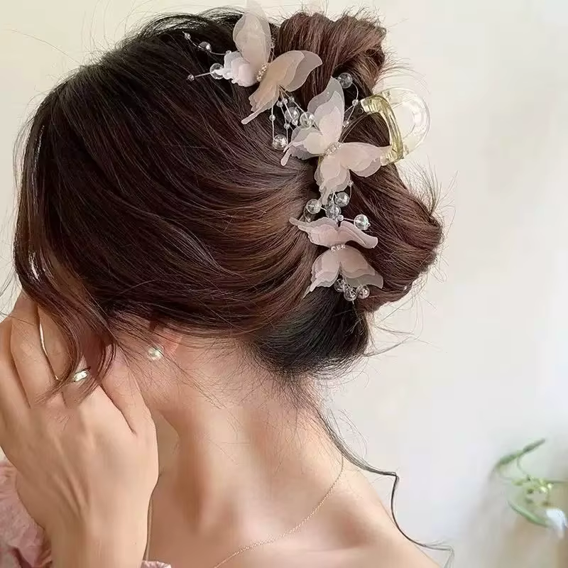 Pince à griffes papillon transparente bleu clair/rose |   Pince à cheveux Fairycore en perles et str