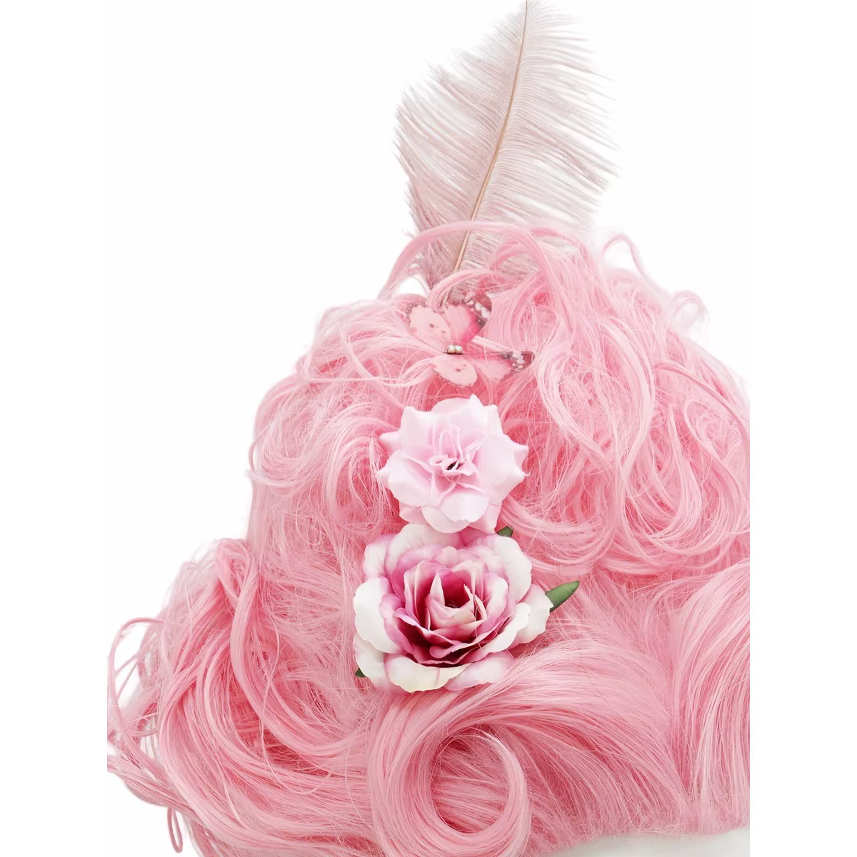 Perruque synthétique rose moelleuse de haute qualité |   Coiffure de la reine avec des fleurs de plu