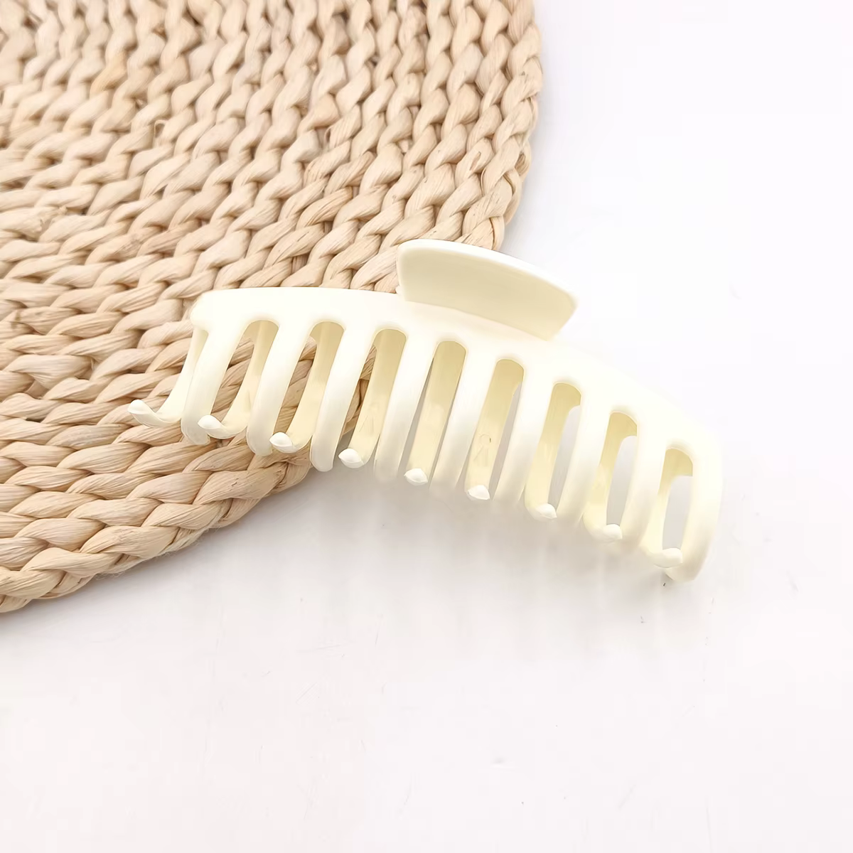 Sicone simplicité quille pince à cheveux pour femme couleur unie élégant requin pince à la mode fill