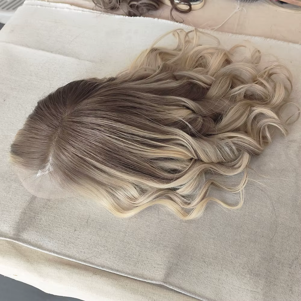 Perruques en dentelle de cheveux humains de luxe, mèches blondes mélangées à des racines brun foncé,