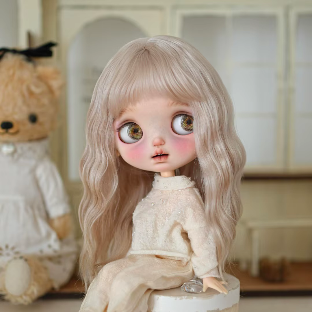 Perruque Blythe, style vintage doux, double queue de cheval, franges complètes, boucles romaines, en