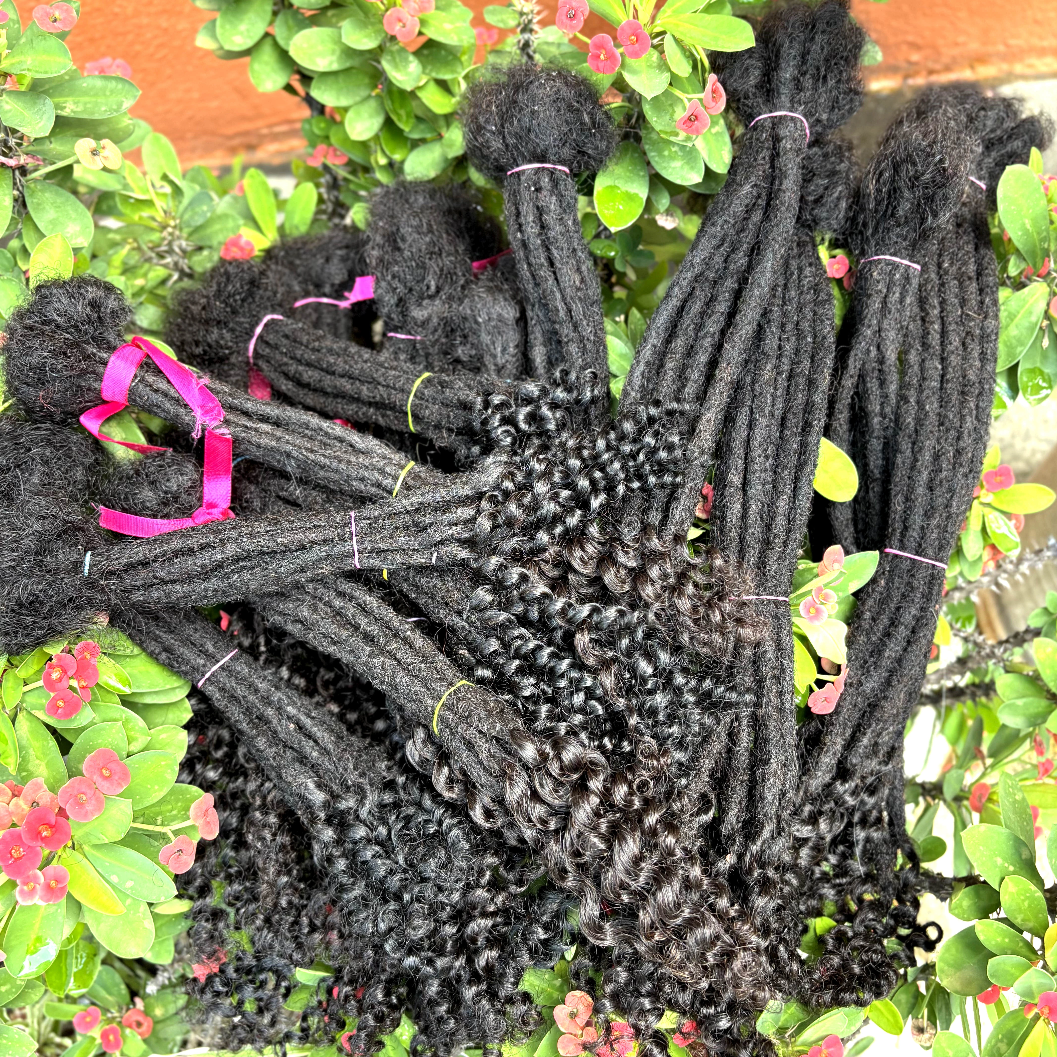 50 brins 8-14 pouces Extension Loc naturelle cheveux humains avec extrémités bouclées 100%