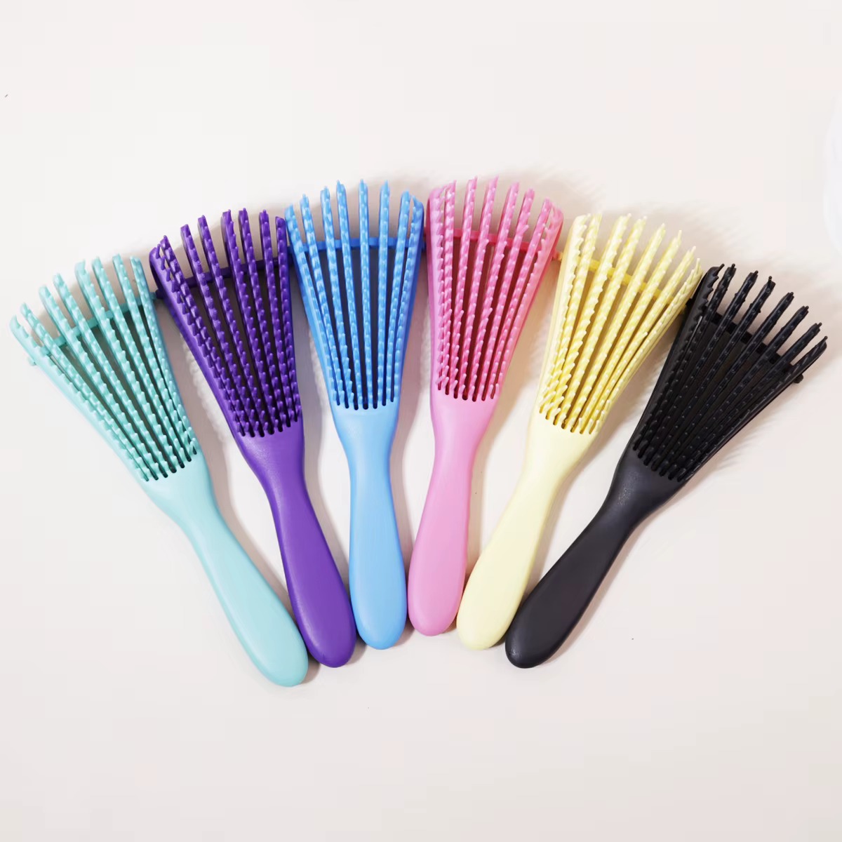 Brosse de massage du cuir chevelu