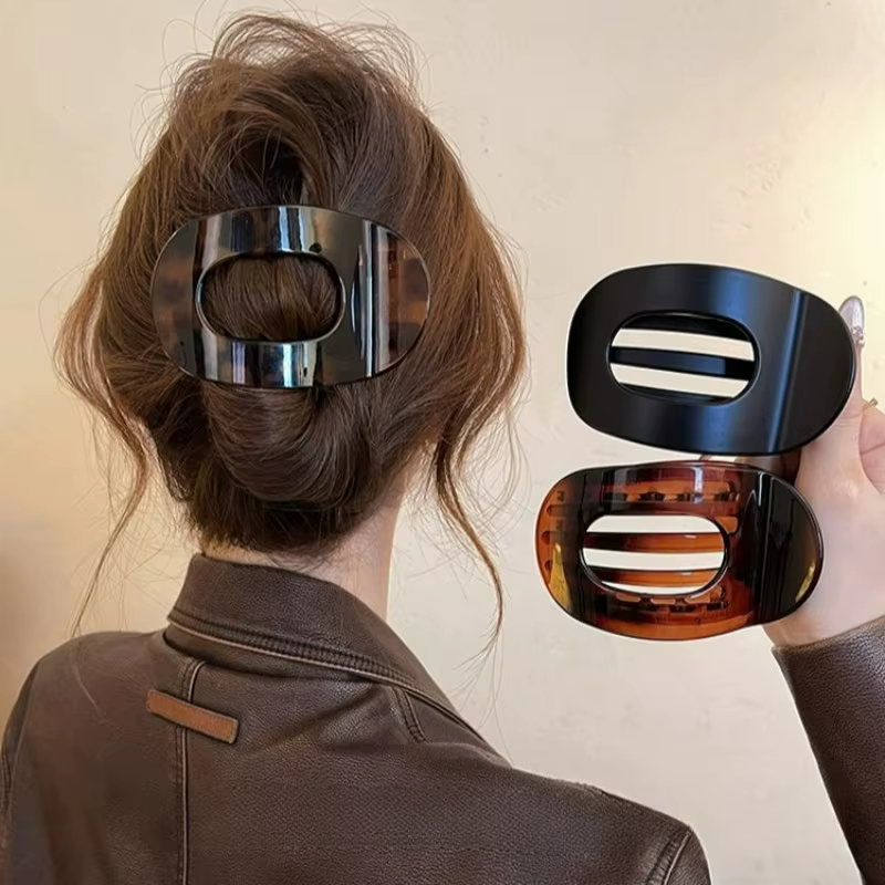 Pinces à cheveux plates à la mode
