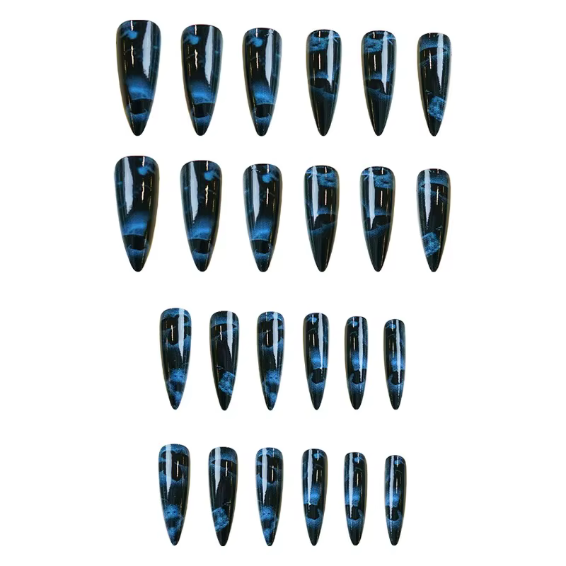 24 faux ongles papillon bleus à coller