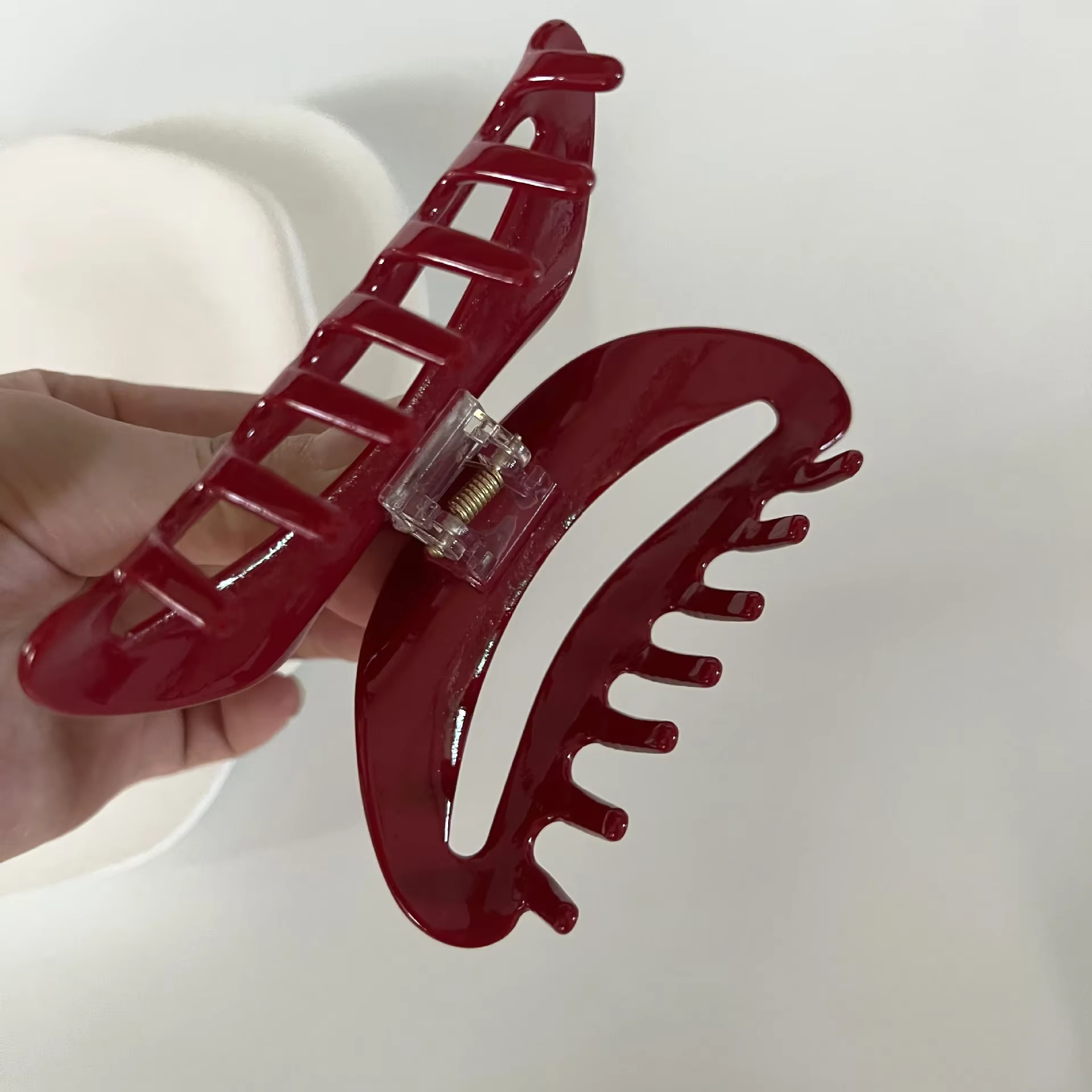 Grande pince à cheveux série rouge pour femmes