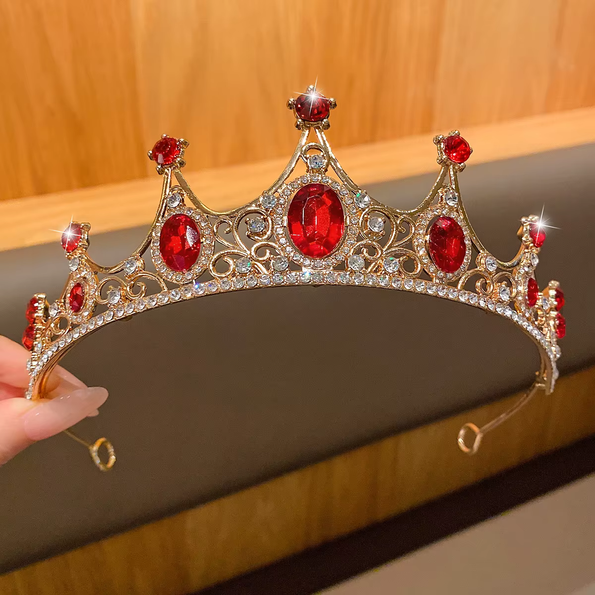 1 Crown Fashion