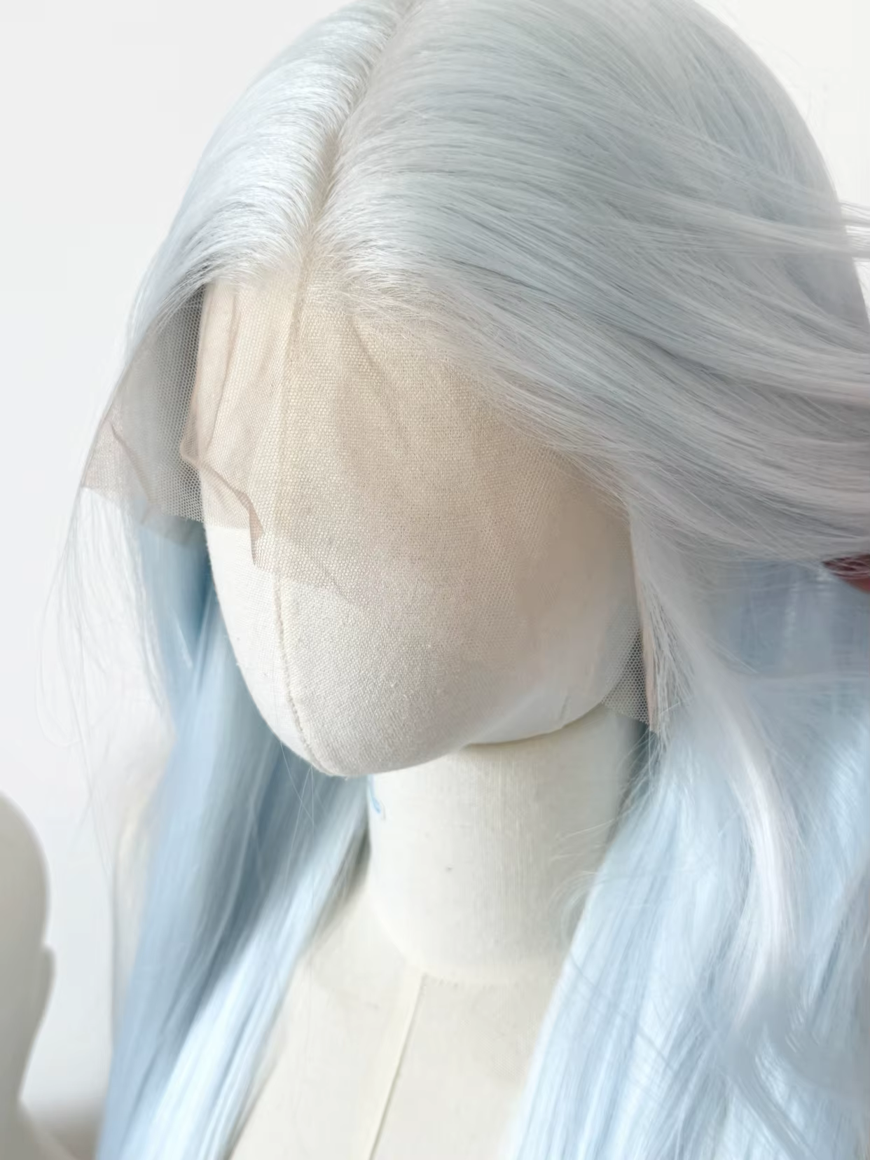 Perruque Lace Front Synthétique Blanche et Bleue pour Femme