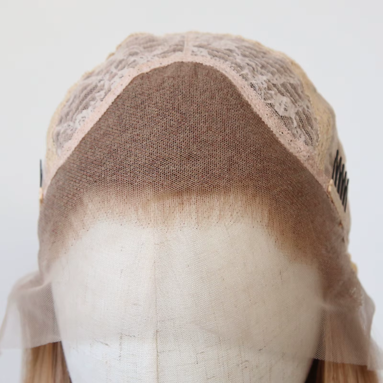 Perruque Lace Front Wig synthétique Blonde fraise