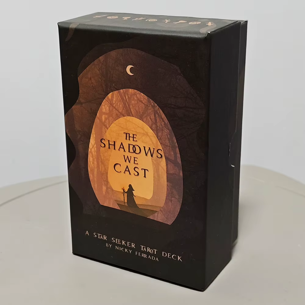 Jeu de tarot Star Seeker « Les ombres que nous projetons » dans une boîte rigide 12*7cm - Ensemble de 79 cartes atmosphérique et mystique pour des lectures intuitives