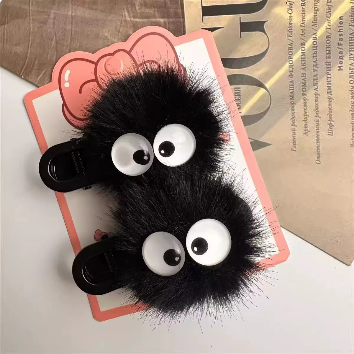 Jolie pince à cheveux noire floue pour femmes – Design de grands yeux, accessoires de cheveux adorables pour filles, vêtements quotidiens et de fête