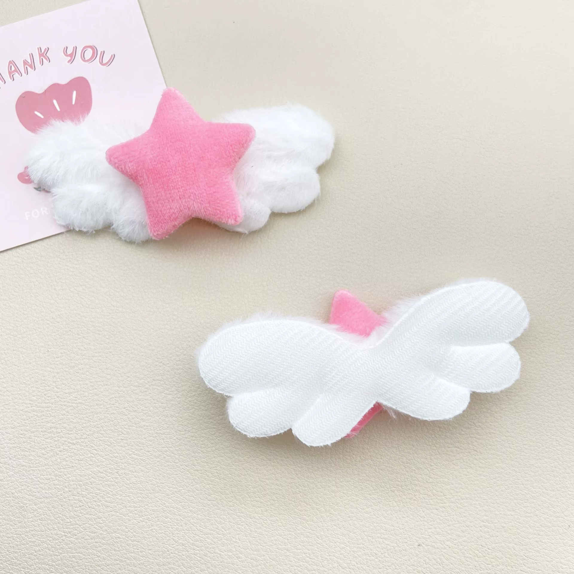 Barrettes à cheveux en forme d'ailes d'ange en peluche pour femmes