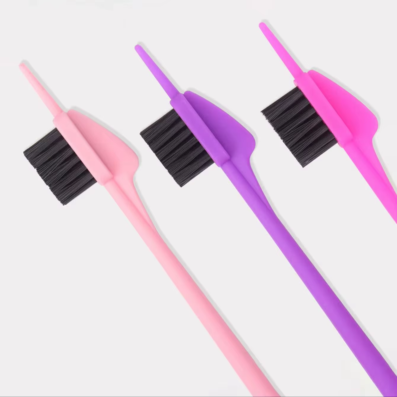 Brosse de coiffure pour le modelage des bords