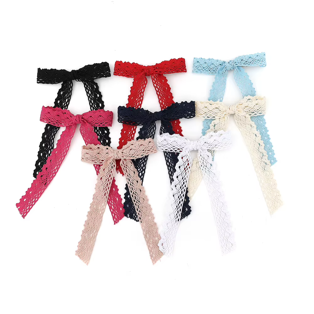 Bandeau plissé en dentelle avec nœud papillon