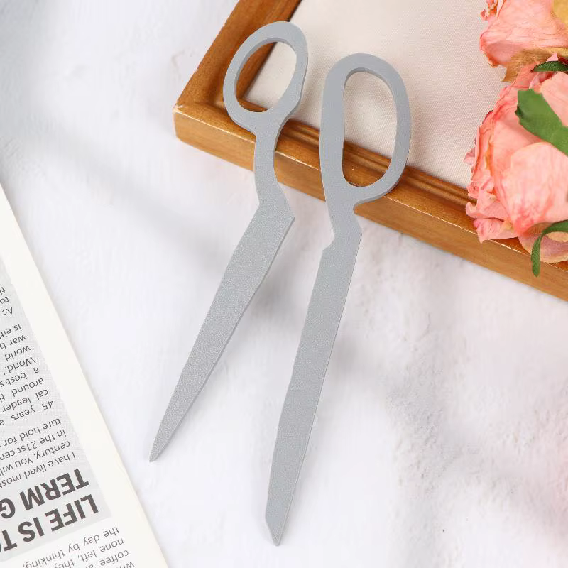 Épingles à cheveux en forme de ciseaux