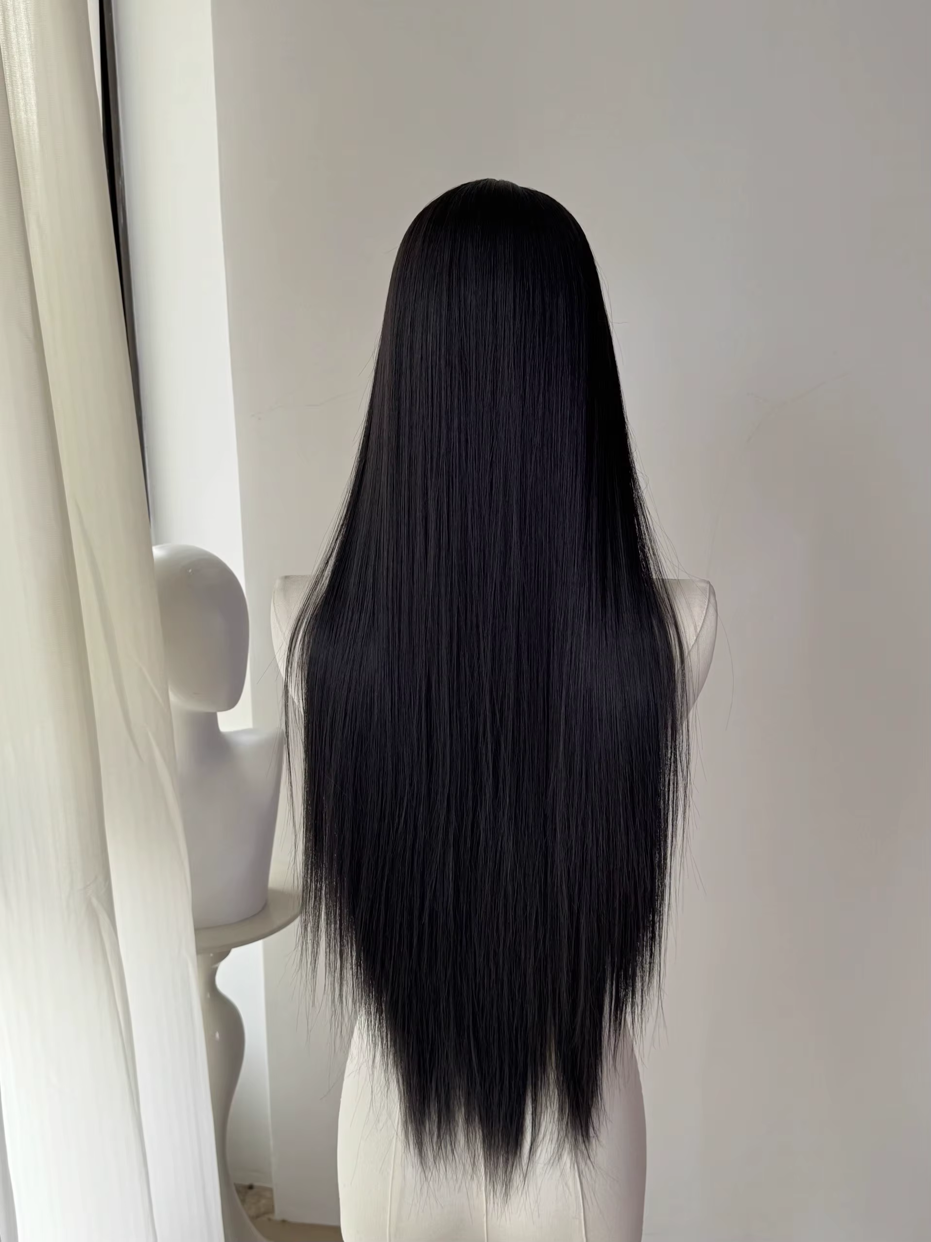 Perruque Lace Front Wig synthétique noire 26 pouces