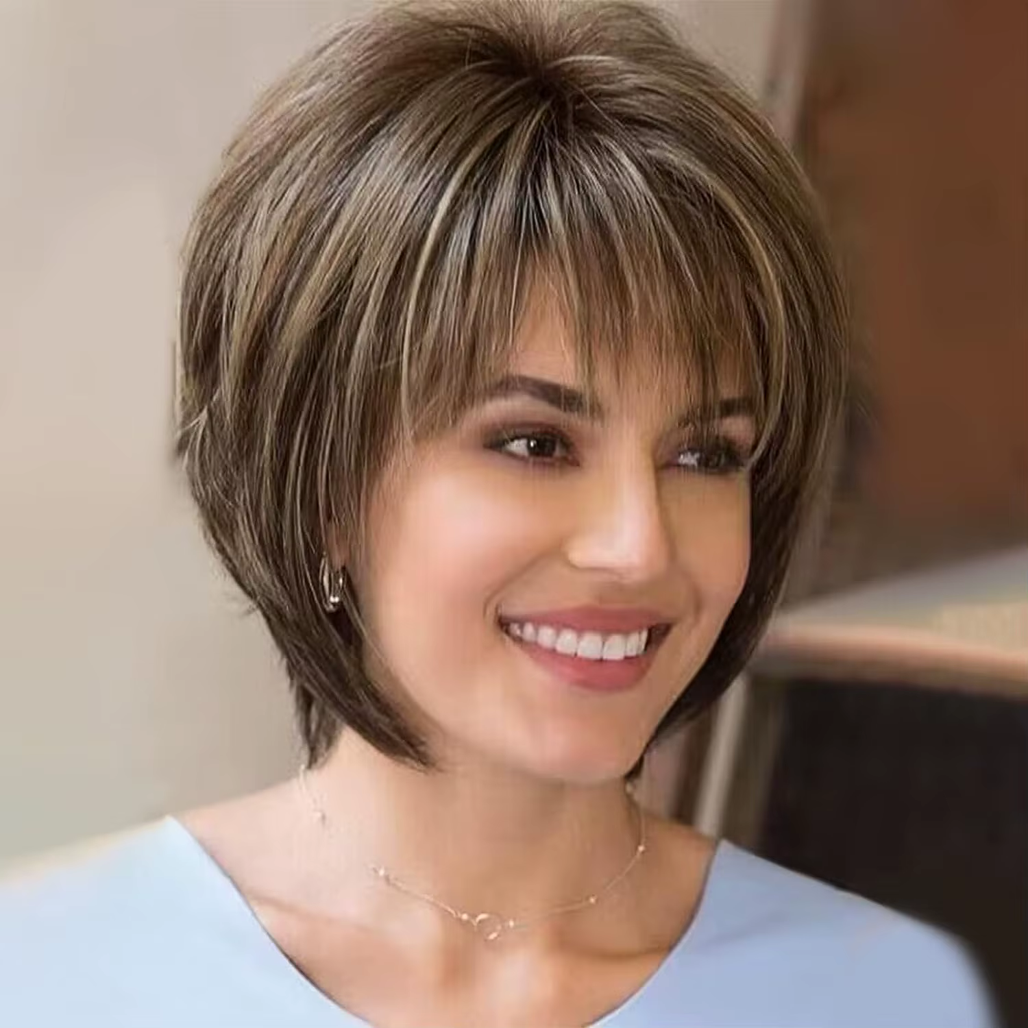 Perruque Coupe Pixie Courte avec Frange pour Femme