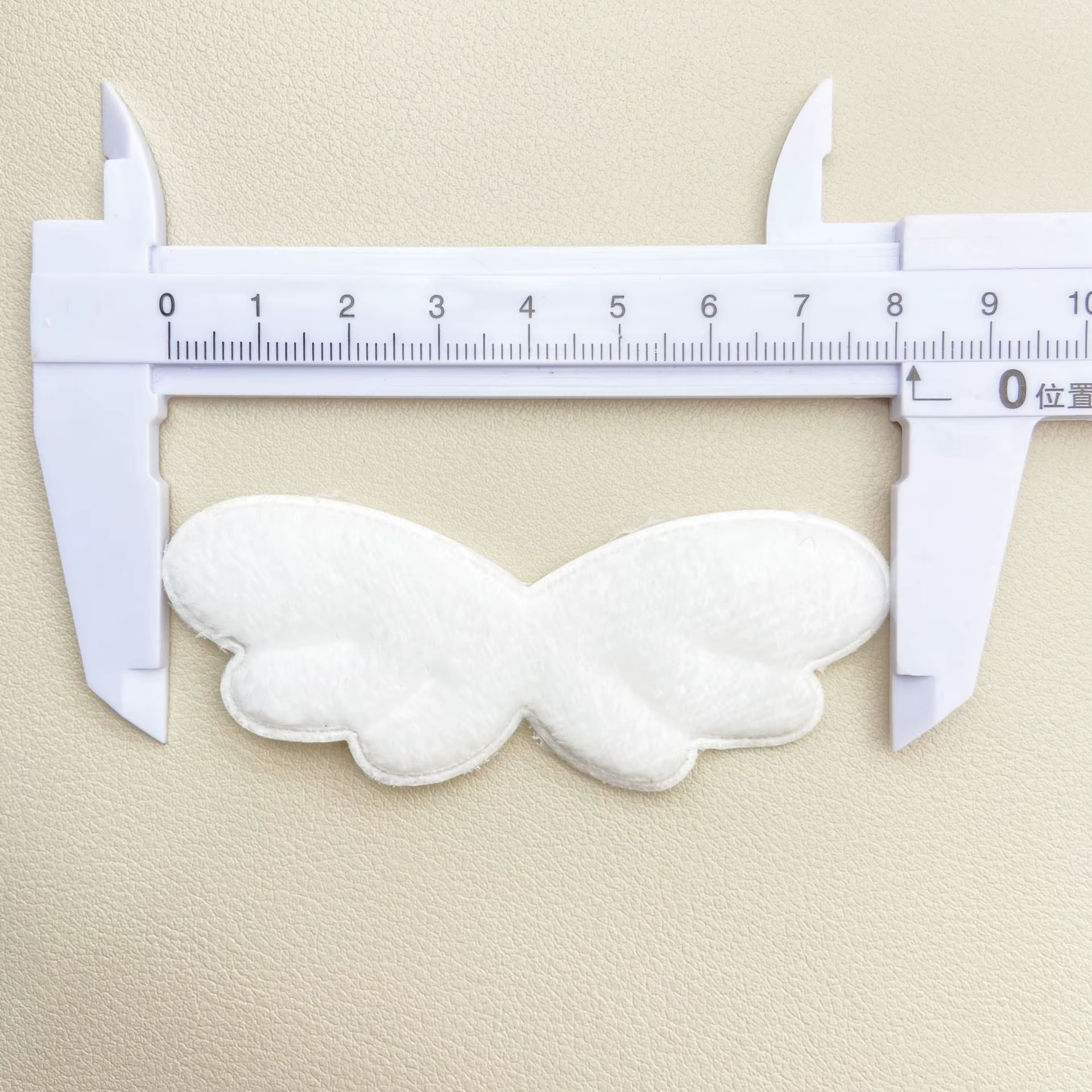 Barrettes à cheveux en forme d'ailes d'ange en peluche pour femmes