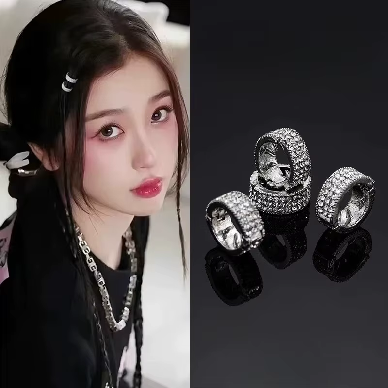 Petite pince à cheveux en strass