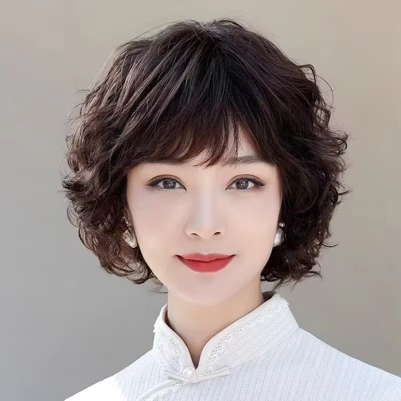 Perruque asiatique bouclée de couleur naturelle/marron foncé