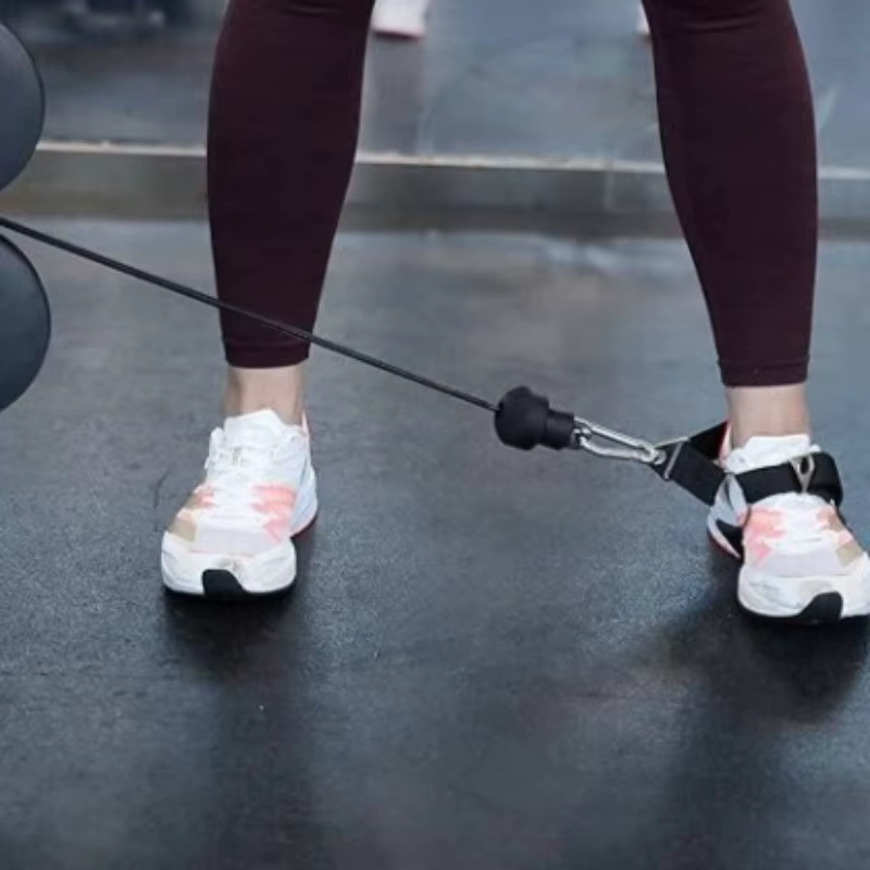 Sangle d'entraînement des fessiers, sangles de cheville, couvre-chaussures antidérapants, bande de résistance portable, boucle réglable pour la salle de sport à domicile, bande de fitness pour les fes