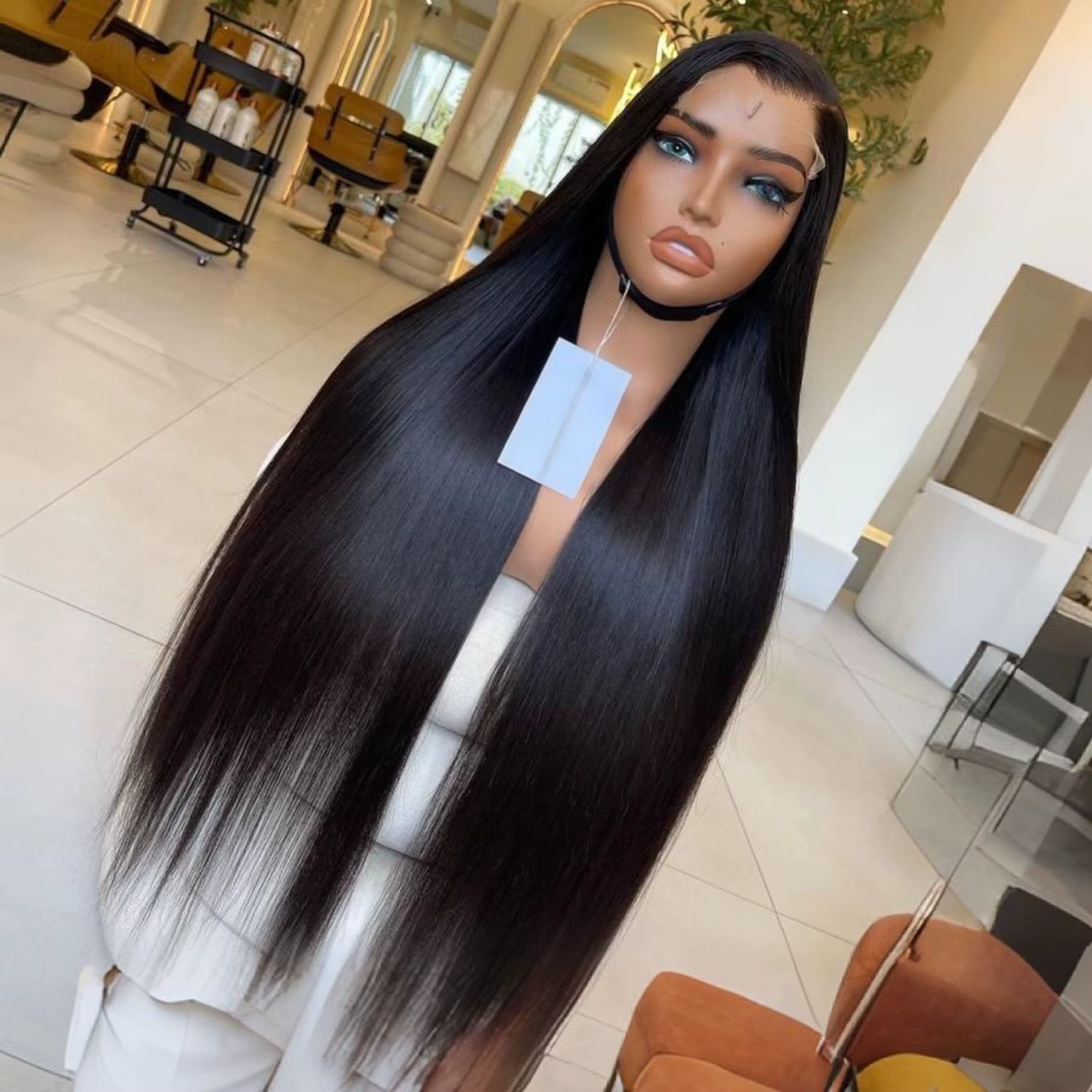 Perruque Lace Frontal Wig synthétique lisse et soyeuse