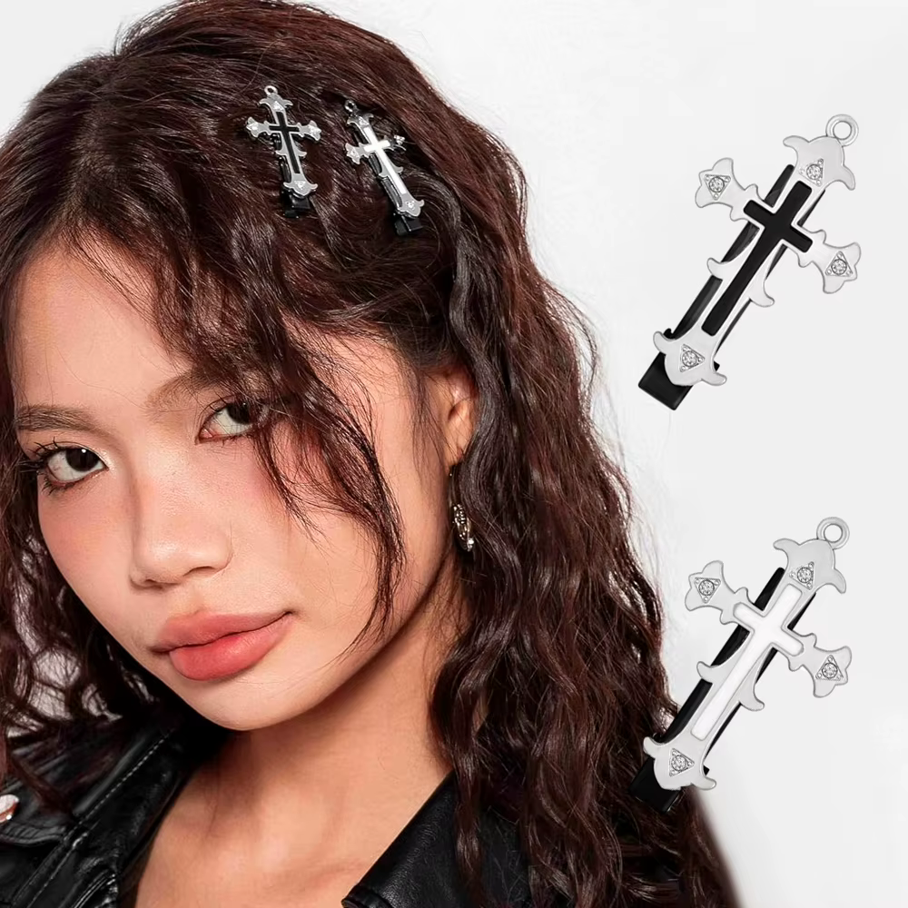 Pinces à cheveux gothiques en forme de croix
