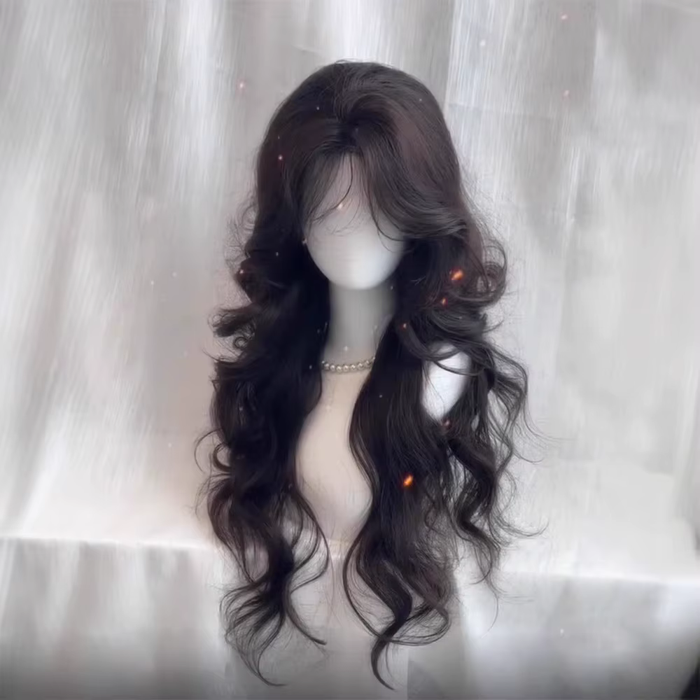 Perruque bouclée longue vague lâche noire naturelle-cheveux synthétiques résistants à la chaleur avec raie naturelle pour le quotidien et le cosplay