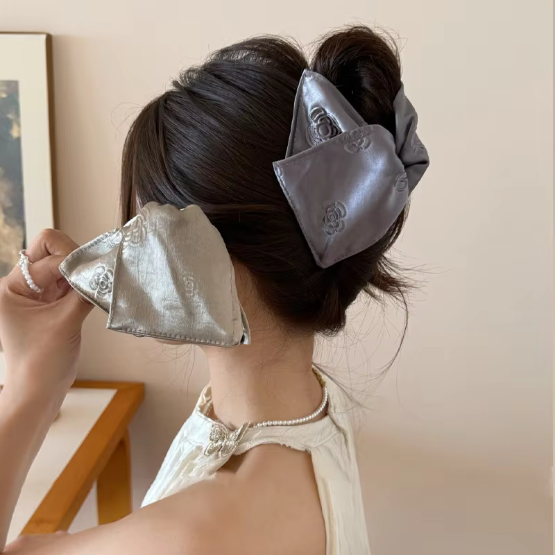 Pince à cheveux triangulaire en Satin rétro pour femme