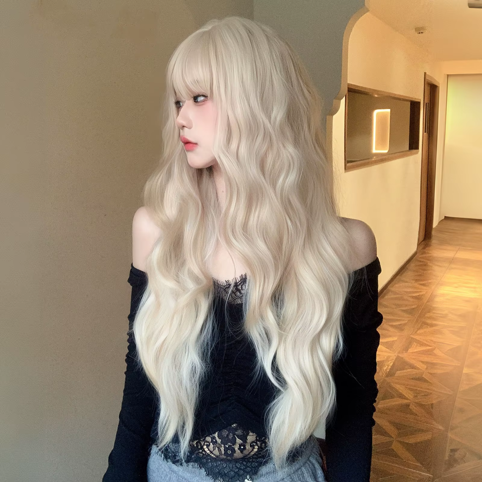 Perruque synthétique longue ondulée Blonde platine 613