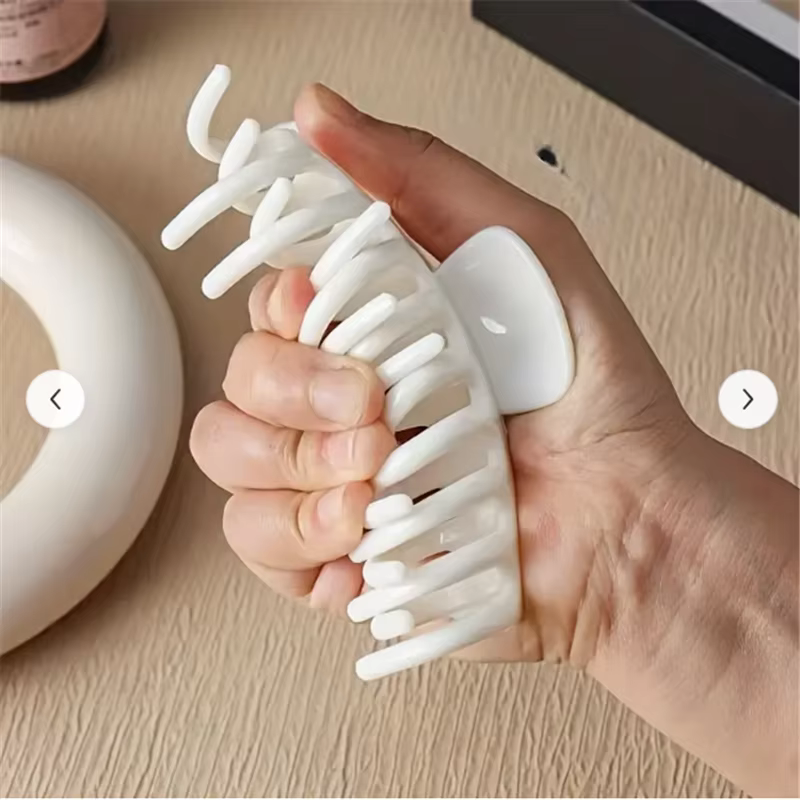 Pince requin en silicone – Conception douce et antidérapante