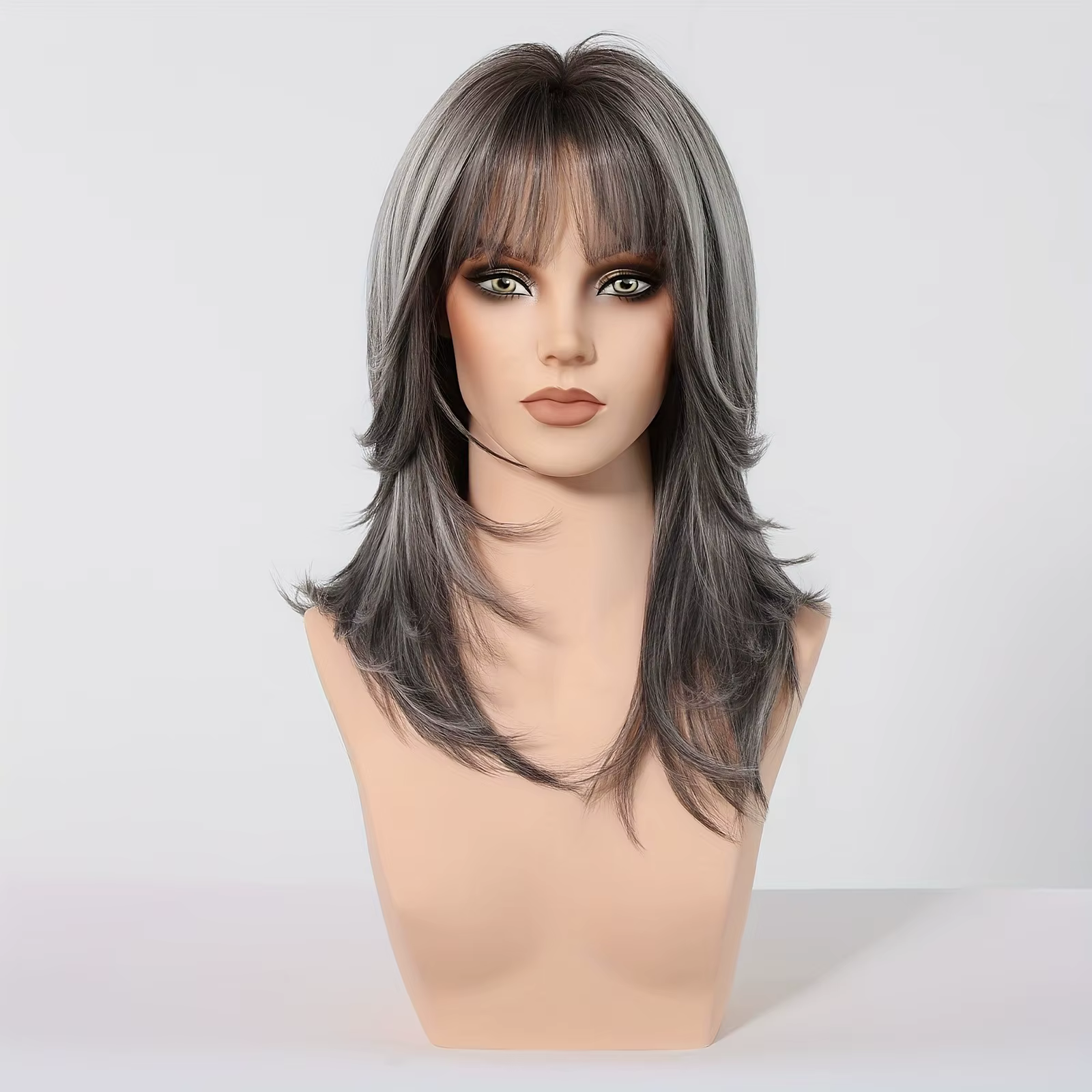 Perruque synthétique tendance avec cheveux ondulés mi-longs dans un style longueur menton