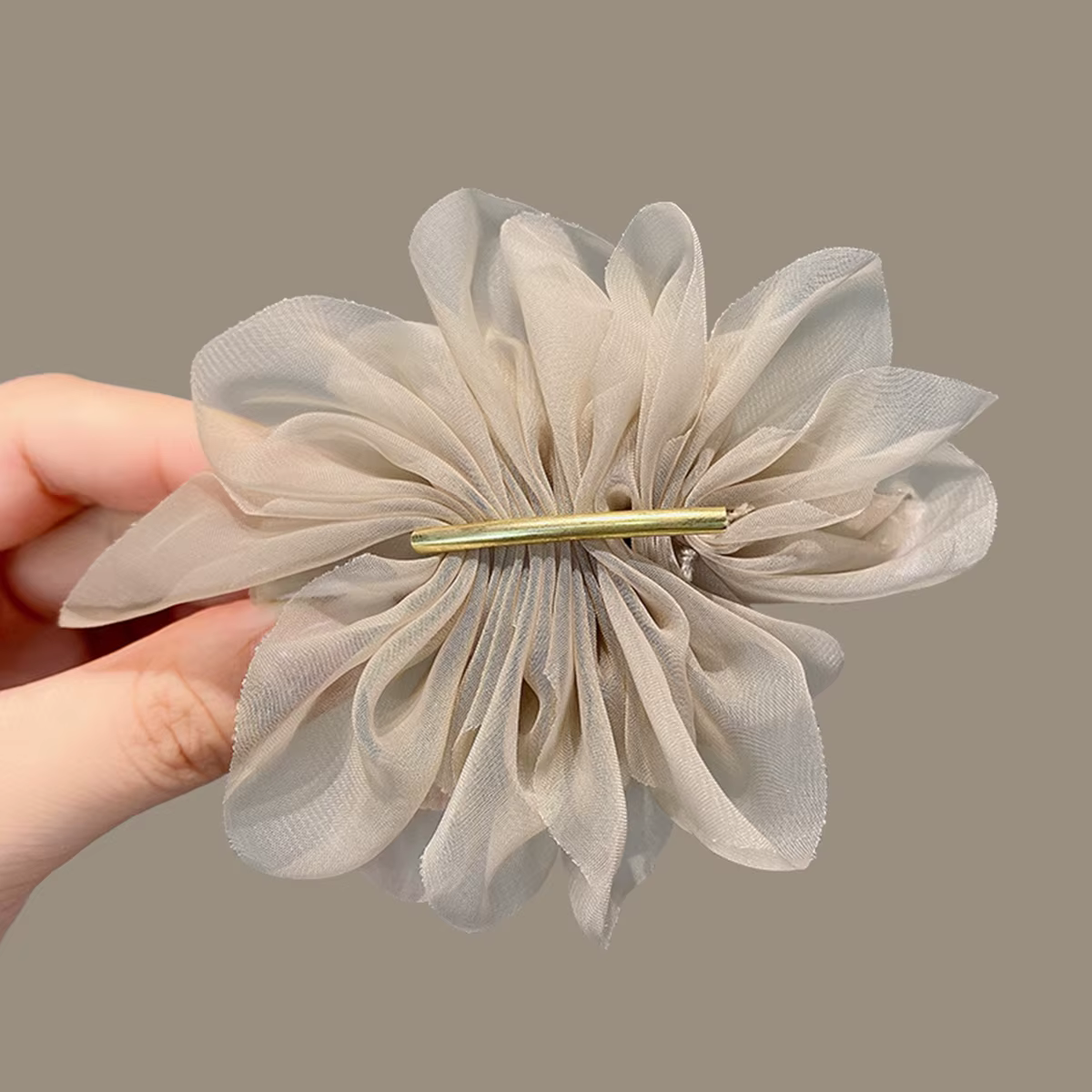Pince à cheveux fleur en mousseline de soie pour femme