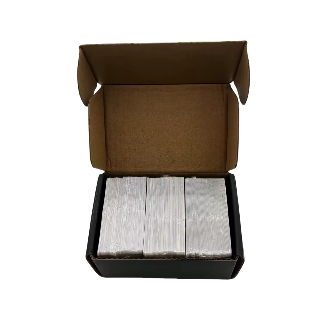 Meme Club: Right Version, version russe du jeu de société, jeu de table interactif, jeu de cartes adapté aux rassemblements d'entreprise, cadeau de vacances.