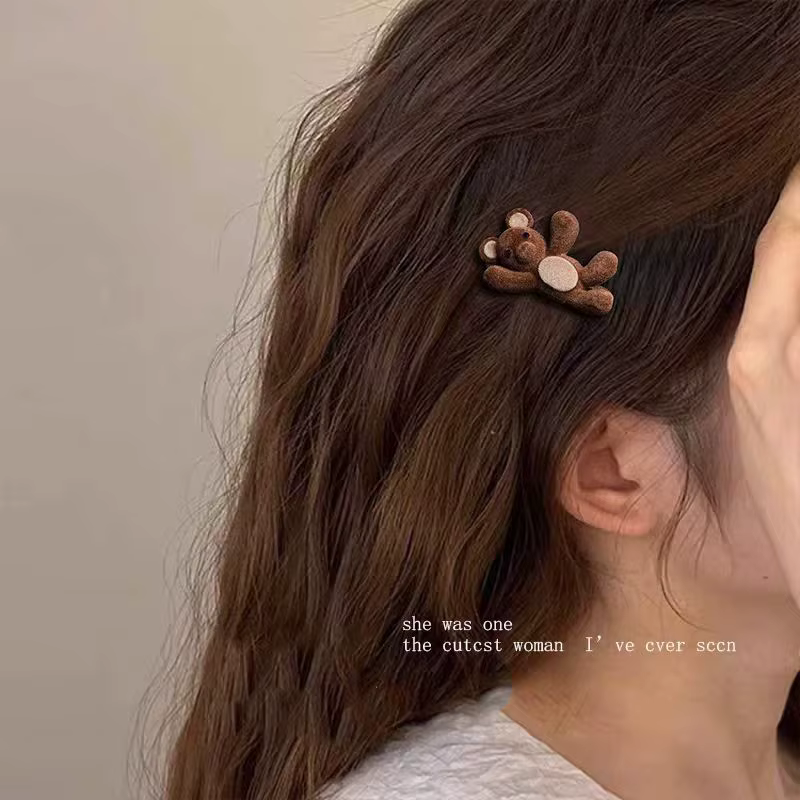 Pinces à cheveux latérales exquises et compactes