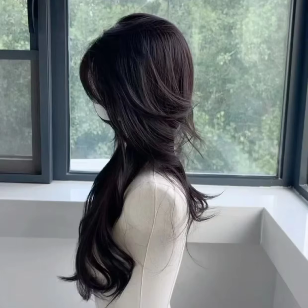Perruque noire longue ondulée cheveux naturels perruques synthétiques pour femmes 24 pouces haute qualité résistance à