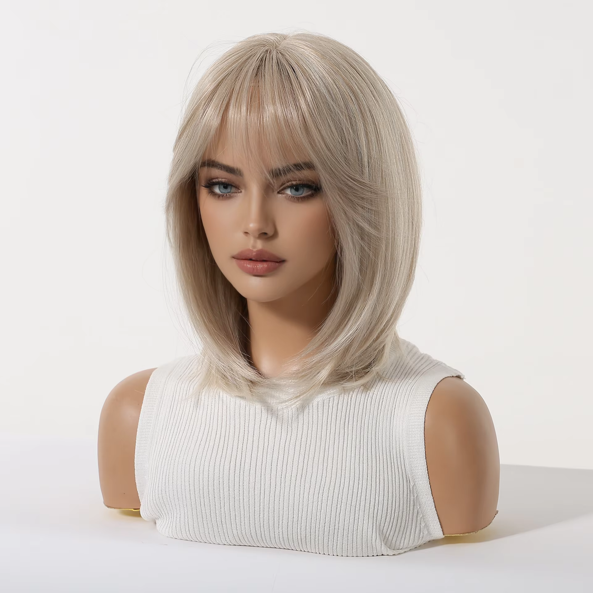 Perruque Bob dégradé blond platine de 12 pouces avec frange
