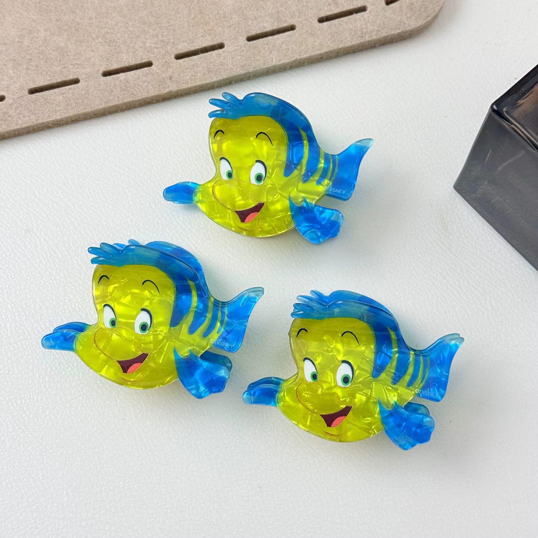 Pince à cheveux queue de poisson de dessin animé tendance