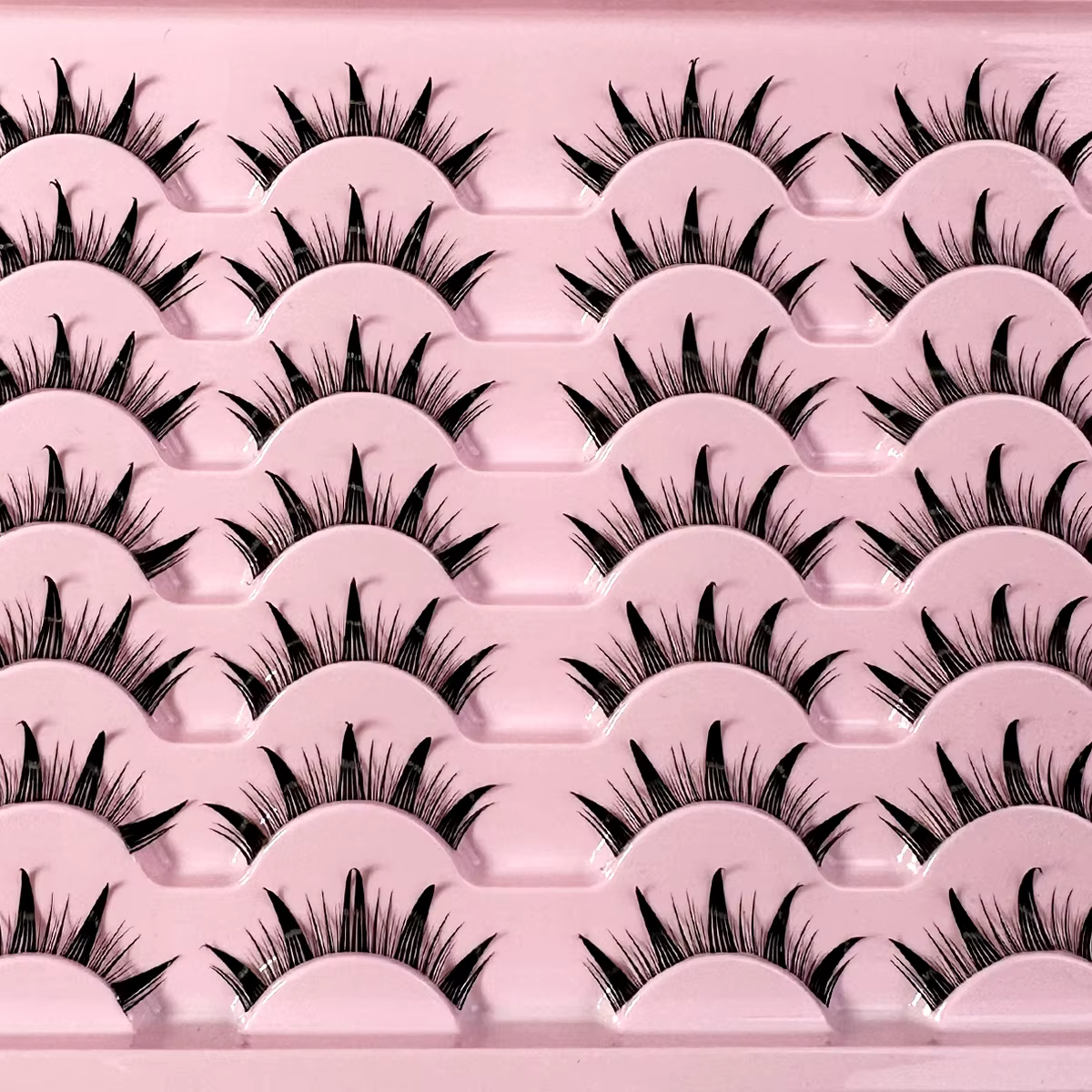 Faux Cils Naturels Doux et Croisés avec Bande Transparente