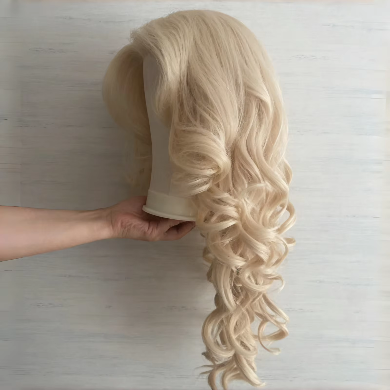 Perruque Lace Front Wig synthétique bouclée et ondulée