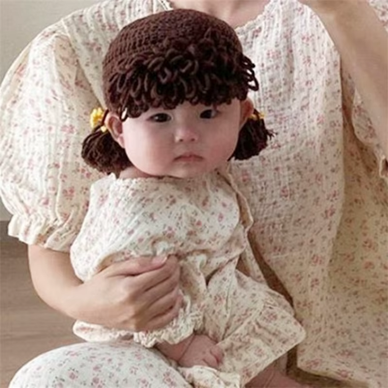 Bonnet perruque bouclé en tricot pour bébés filles