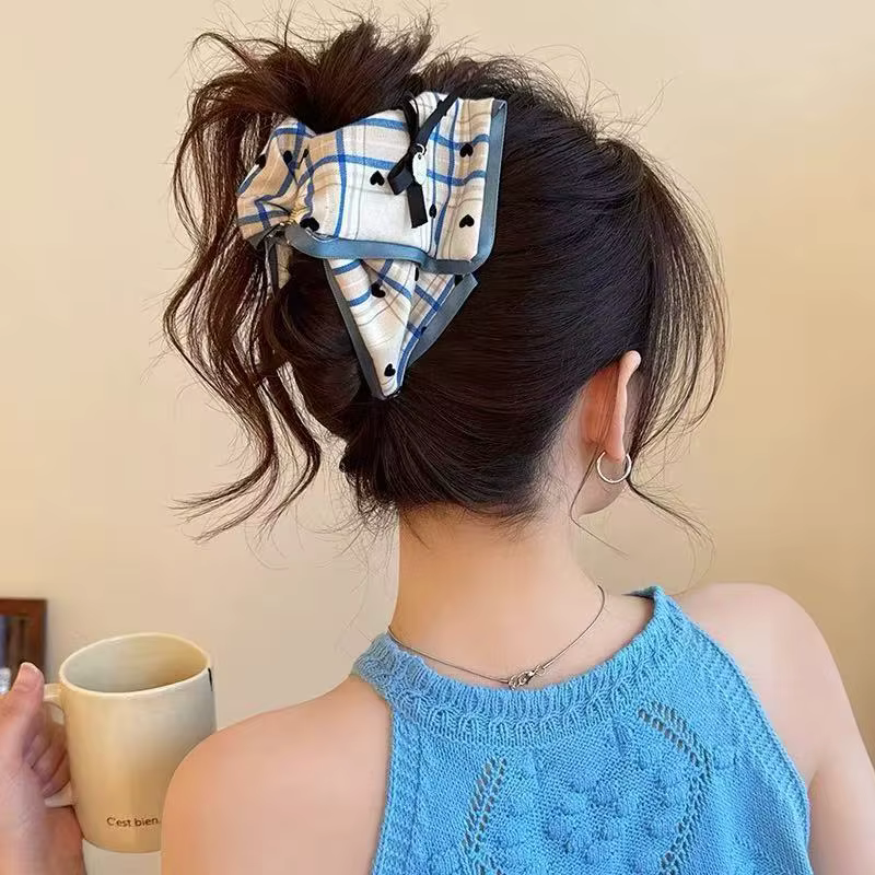 Pince à cheveux avec nœud à carreaux pour femmes