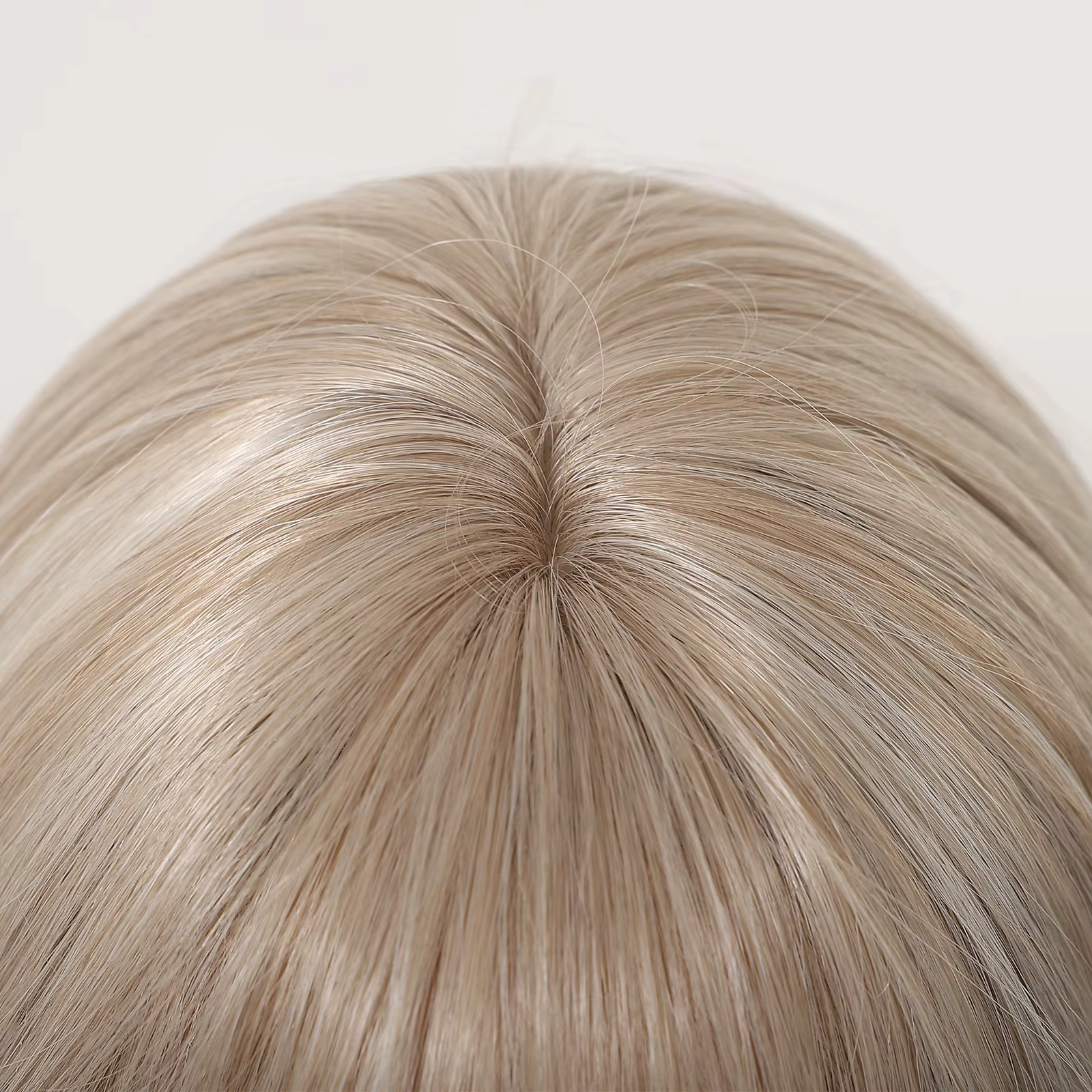 Perruque Bob dégradé blond platine de 12 pouces avec frange